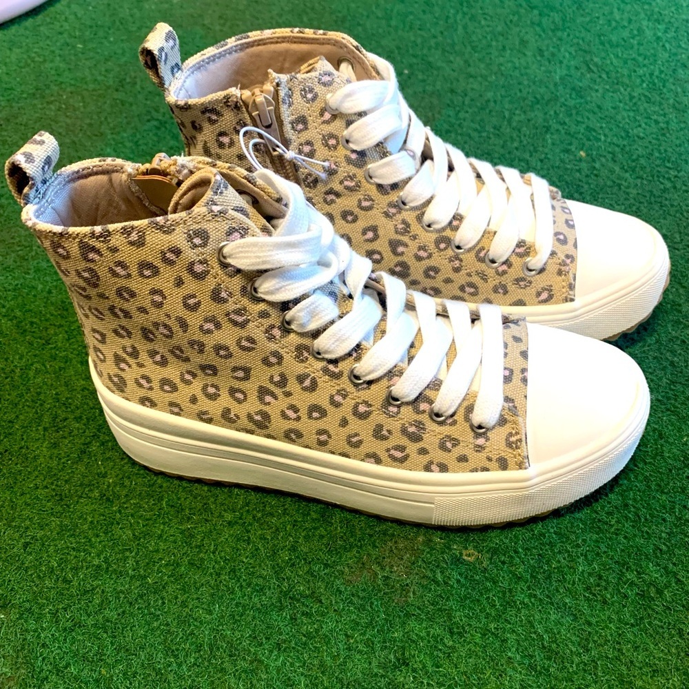 Art Class Leopard Print Kids Sneakers - Tan and White